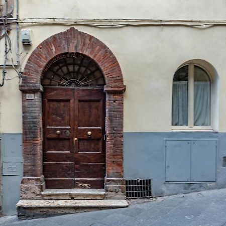 Pearl N°5 Apartment Siena Bagian luar foto